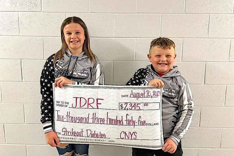 Softball champ supports kids with Type 1 diabetes